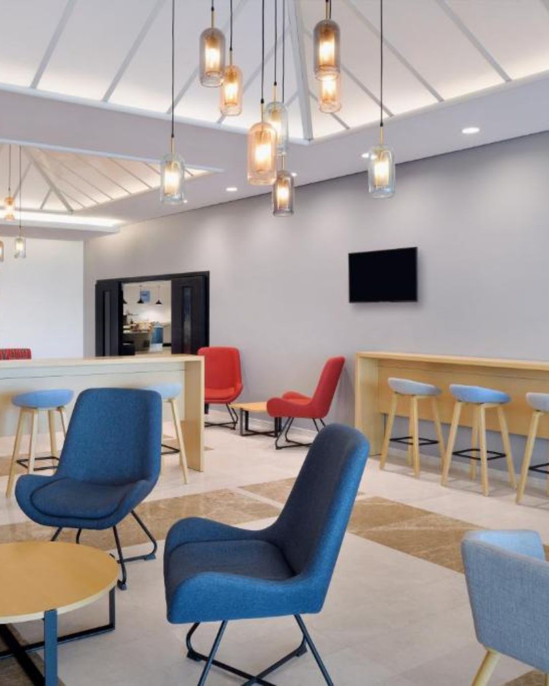 Holiday Inn Express Airport